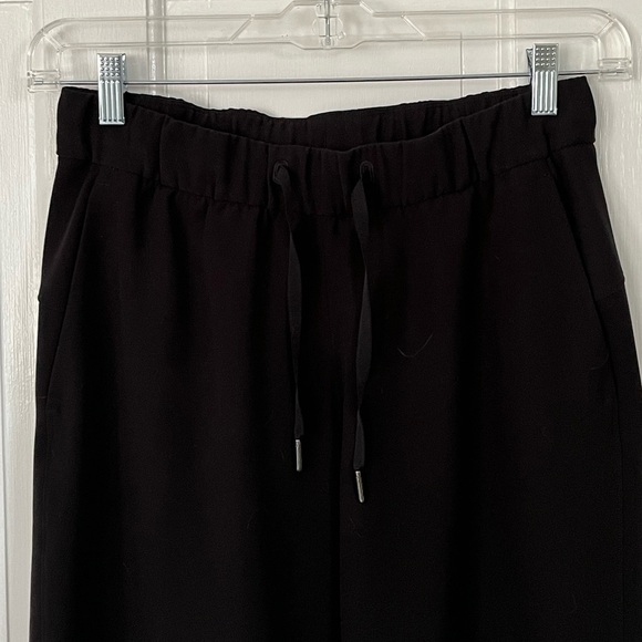 Lululemon Black Loose Fitting Ankle Length Pull on Pants Elastic Waist Ties 6 - Picture 2 of 9
